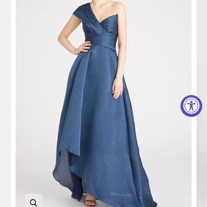 Theia Hi Low Gown. Navy.. Size 10